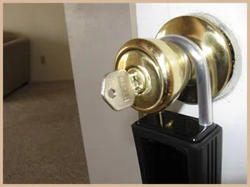 Elite Locksmith Services Indianapolis, IN 317-456-5538 - 3-locksmith-key-service
